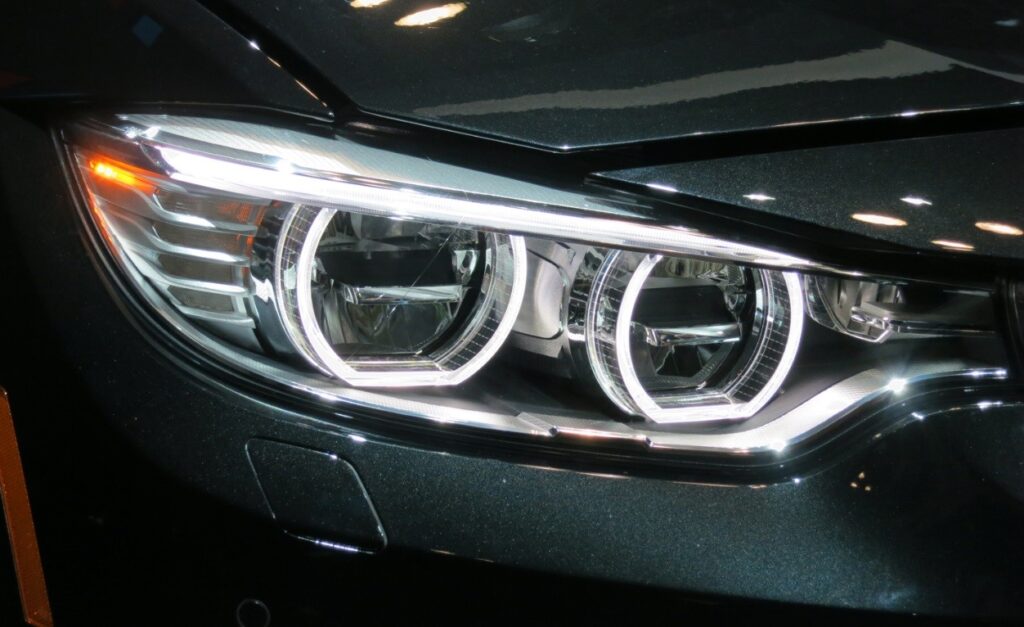 Cấu tạo và nguyên lý hoạt động của đèn pha LED ô tô